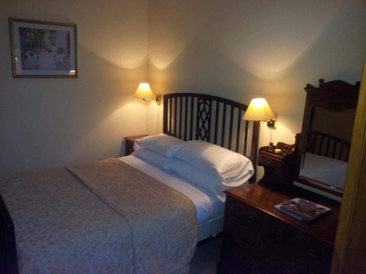 حصن أوغسطس Caledonian Hotel المظهر الخارجي الصورة